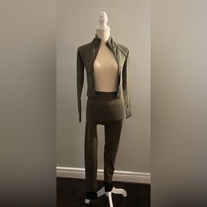 NWT Fabletics Lauren Seamless Jacket XS and High Waisted Seamless Legging S